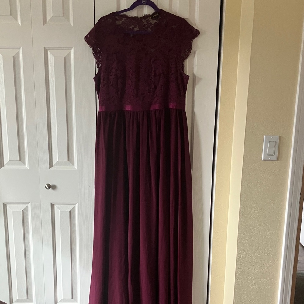 Miusol Burgundy Lace Maxi Dress